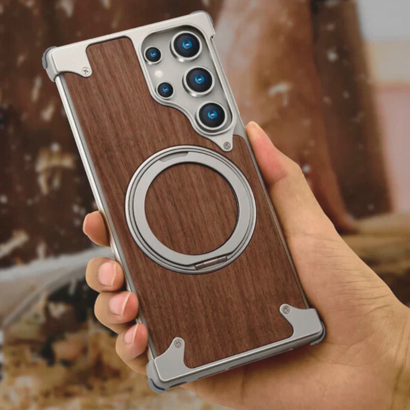 Wooden MagSafe Ringstand Case for Galaxy S25 Ultra held by a hand 